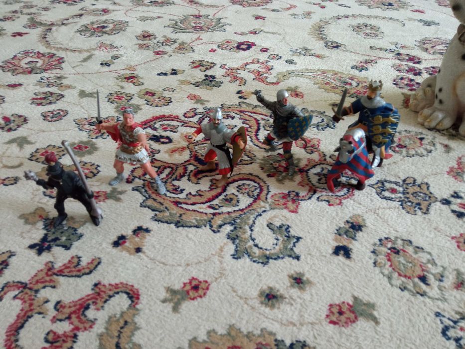 Статуэтки фигурки рыцарей