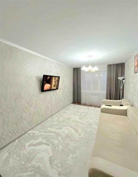 Продам 2 комн квартиру в старом городе
 по ул. Байгазиева на 3/5 эт