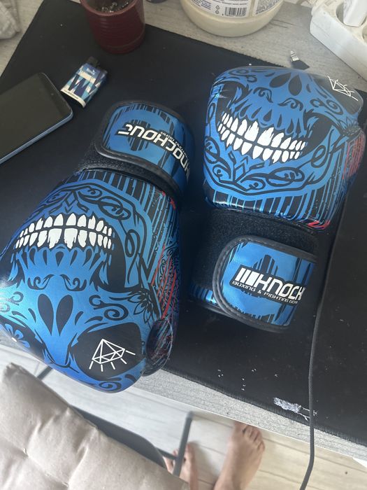 Manusi de box 12 oz Knockout