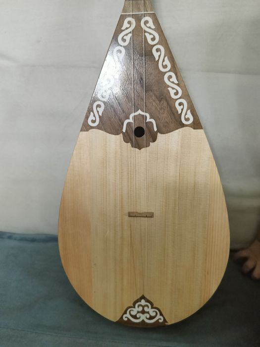 Домбыра сатылады