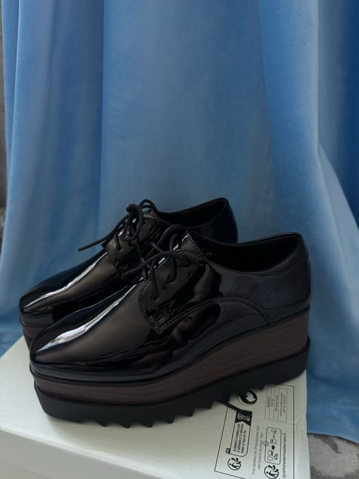 Продам обувь новый киылмеген уступлю