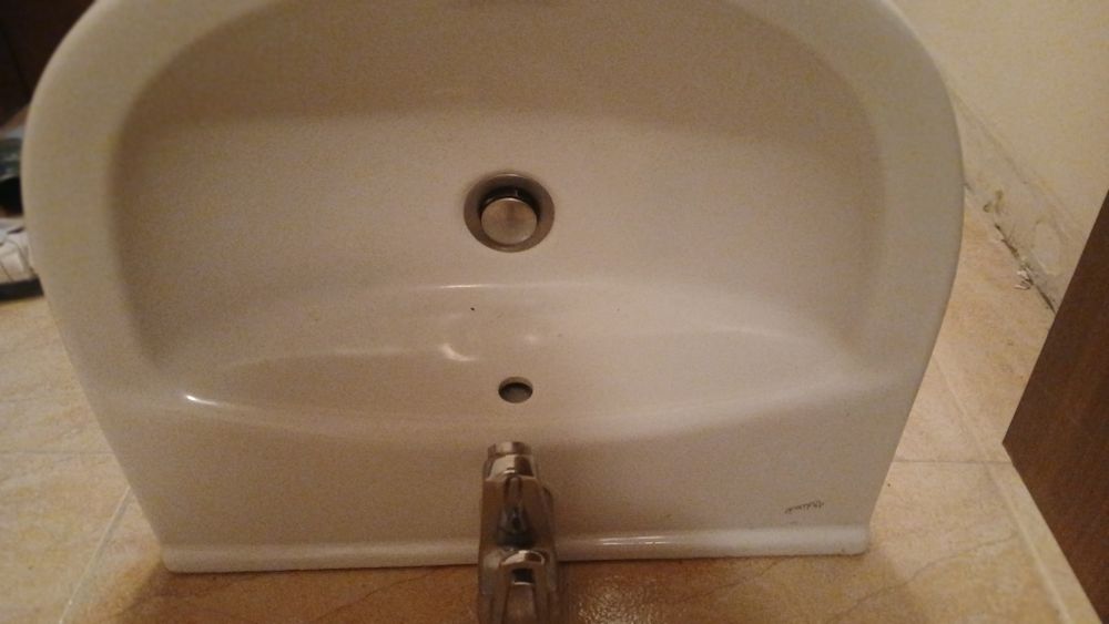 Мивка за баня със смесител за 25лв