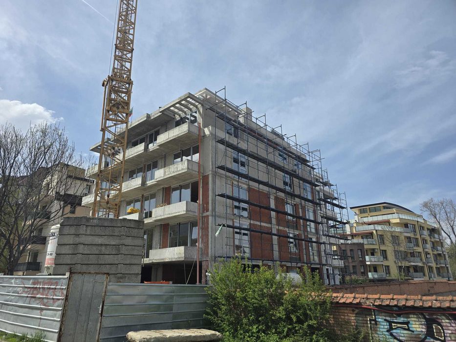 Продава се Четиристаен апартамент в София, Слатина - 138 кв.м за 1998 €/кв.м - Снимка #1