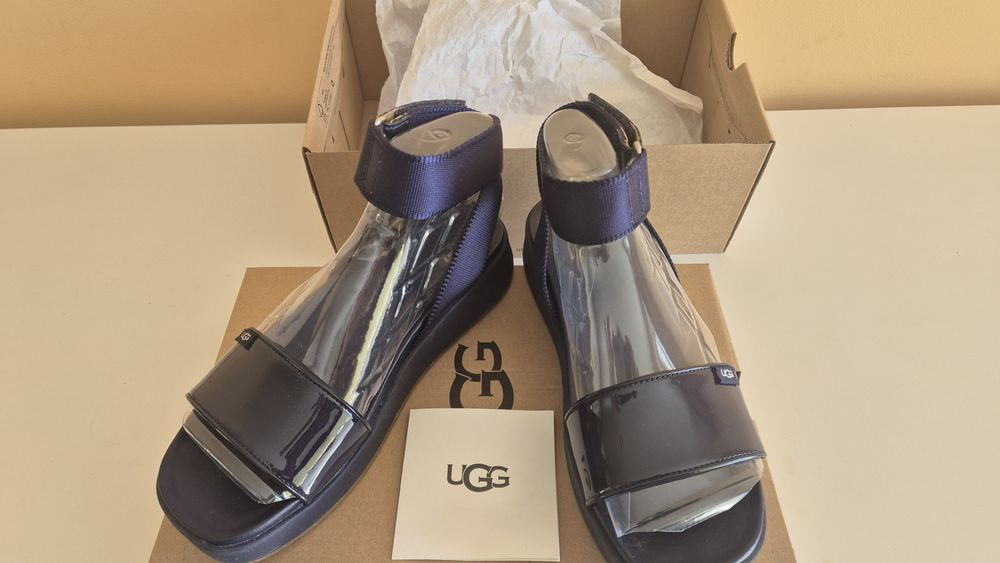 Дамски елегантни сандали UGG.  Номер 37,5!