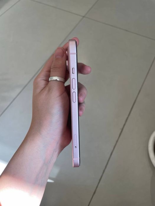 Продам Iphone 15