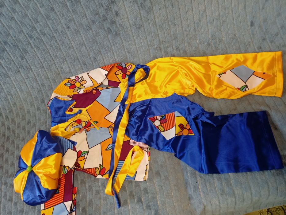 Продам Новогодние костюмы