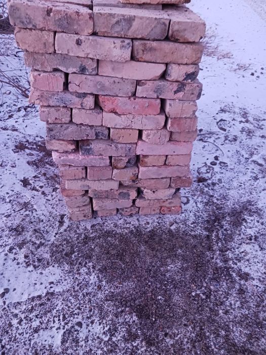 Продам б/у кирпич