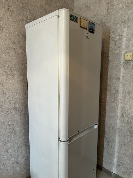 Холодильник Высокий Indesit (185 см)