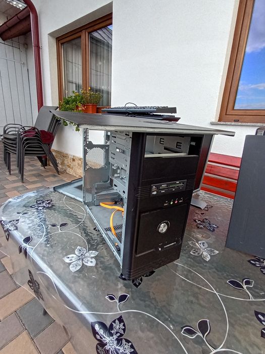 Carcasă PC desktop