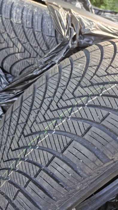 KUMHO 235/55 R19 HA32 SUV XL 105W All Season