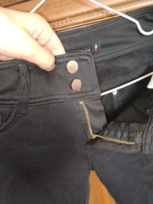 Qizlar shimi kiyilgan brendiviy