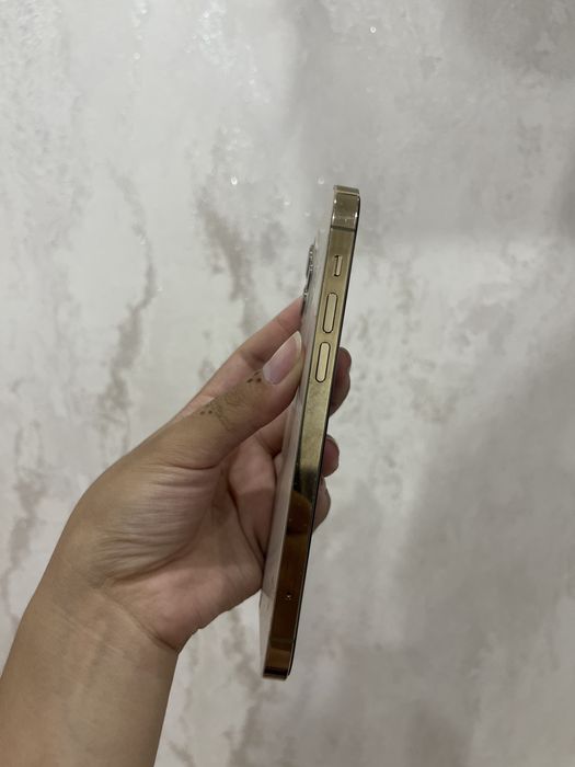 Продам Iphone 12 pro