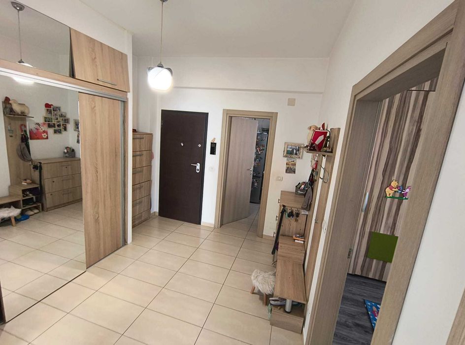 Proprietar, vând 2 Camere Premium 64mp,Tavan Înalt .