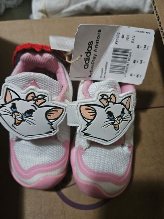 Adidași fete noi