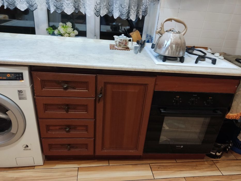 Кухонная мебель с техникой (