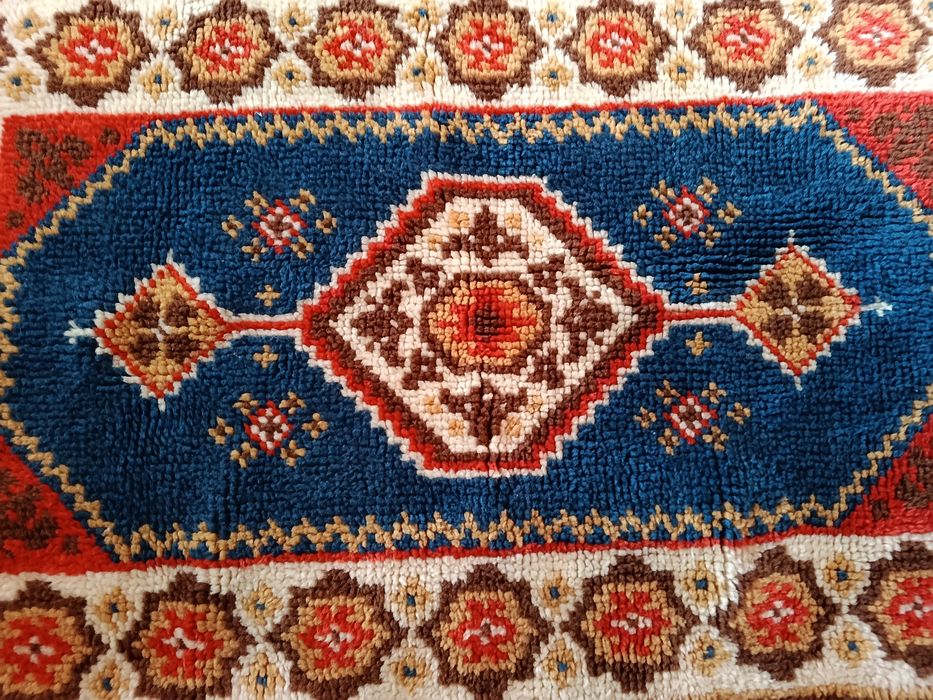 Вълнено килимчее
