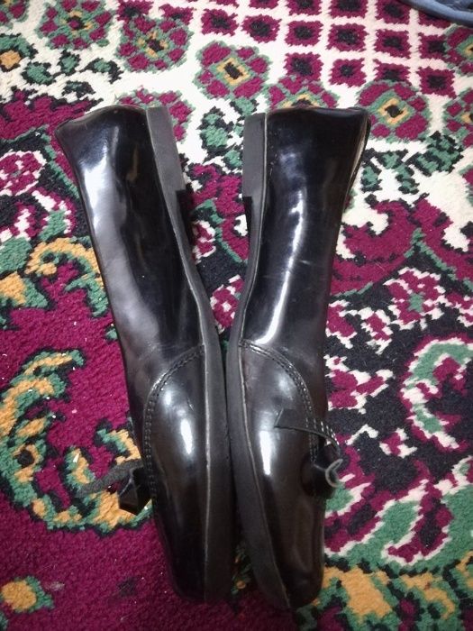 Обувки и балерини естествена кожа 39 номер