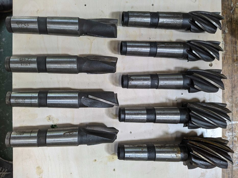 Burghie , freze pe con morse