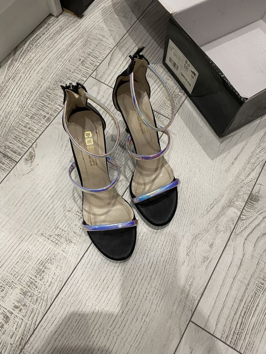 Дамски сандали и обувкш на висок ток по 10 и 15лв