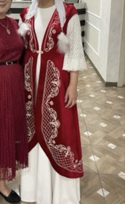 Қазақша көйлек жәкетімен двойка