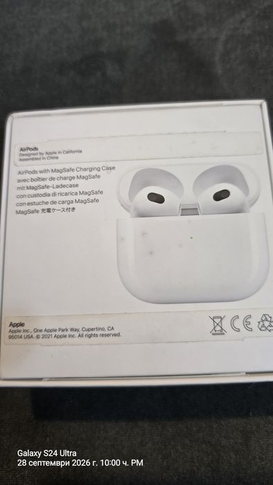 безжични слушалки Apple AirPods (3-то поколение).