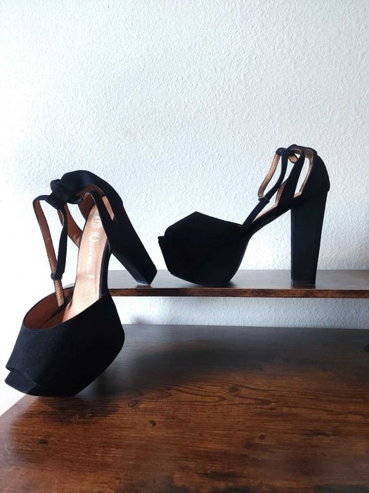 Jeffrey Campbell сандали висок ток