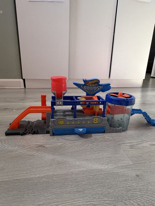 Мега автомойка Хотвилс Hot Wheels