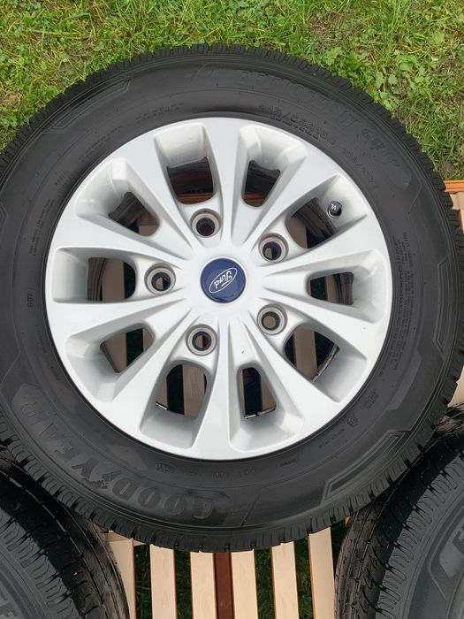 Ford Transit Custom  2,2  8+1.    .2015