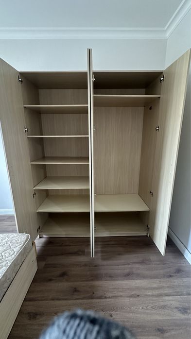 Продам спальный гарнитур