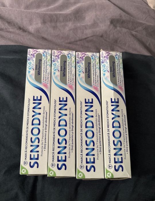 Set 4 paste de dinți Sensodyne Extra Whitening 100 ml