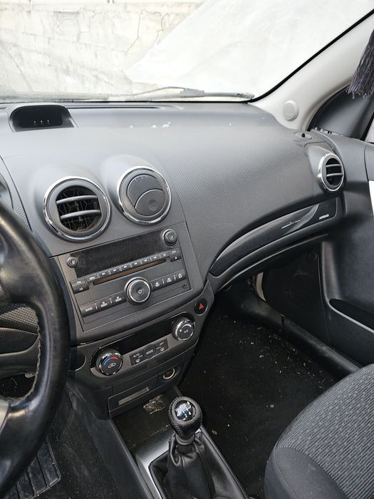 Proprietar,vand Chevrolet Aveo avariat an 2010 , 49200 km