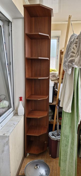 Продам уголок..в хорошем состоянии.