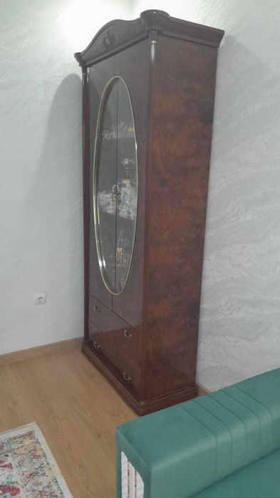 Витрина для посуды