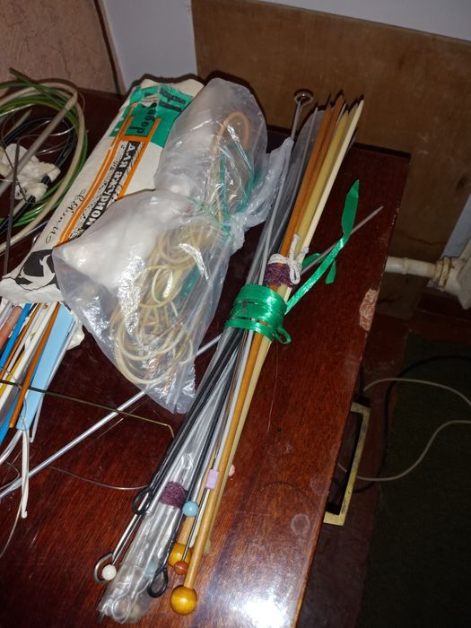 Спицы простые и круговые, журналы по вязанию  вязальные, советско