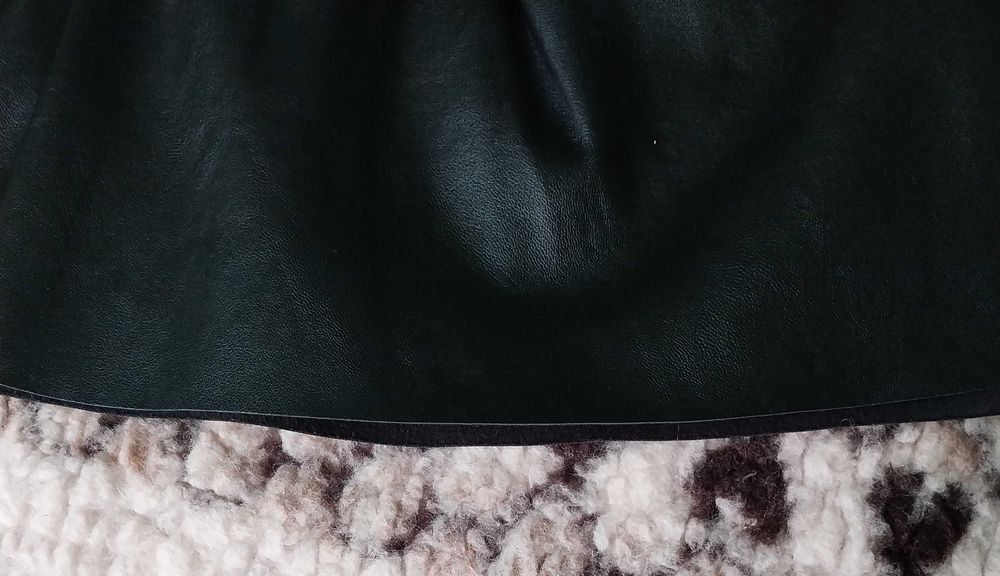 Дамска къса кожена пола