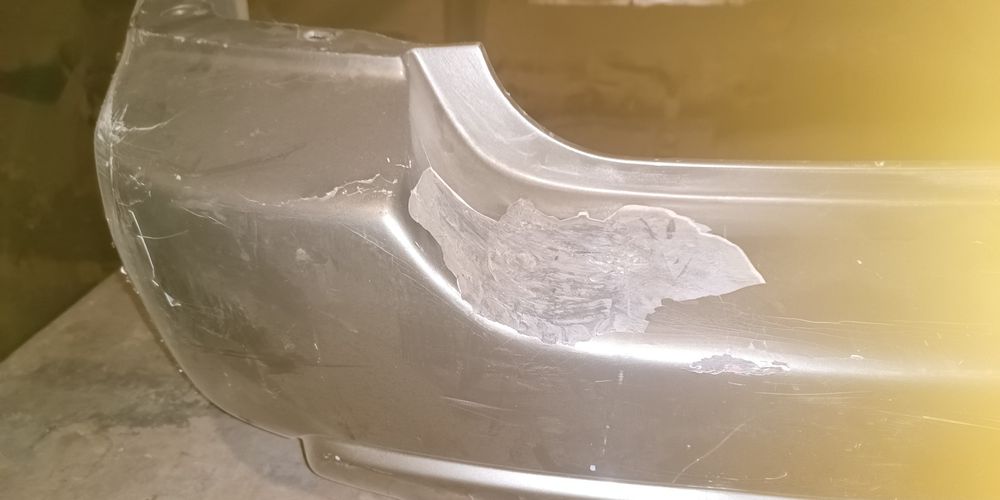 Продам бампер субару