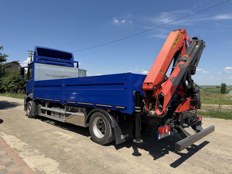 Mercedes Benz Antos 1833 cu macara PALFINGER PK13001K