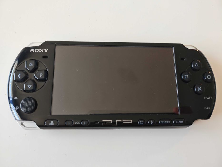 Sony PSP 3000 - Playstation Portable - качени много игри