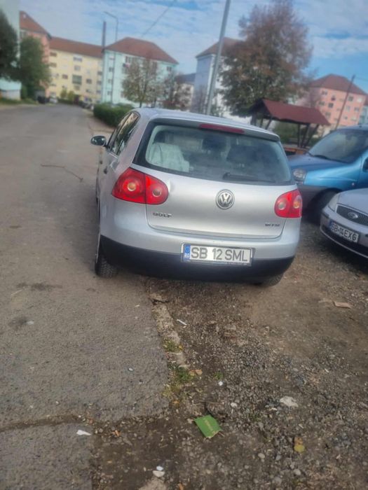 Vând golf 5 1.6 fsi