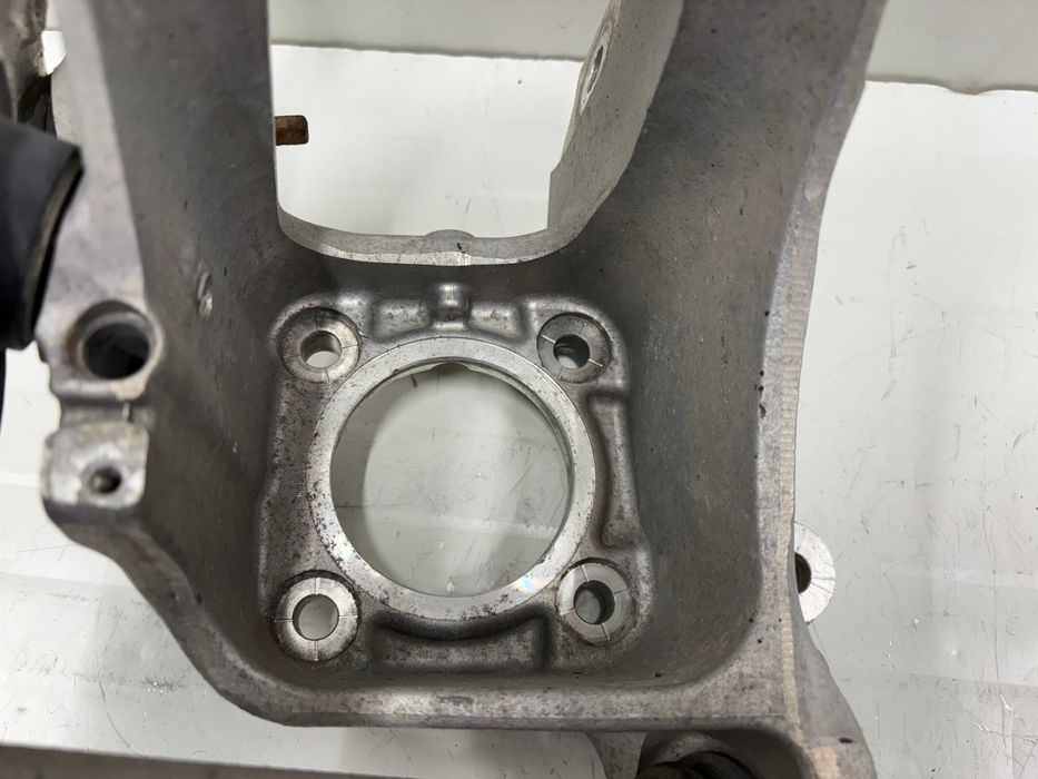 Заден десен шенкел БМВ Х5 Е70 Ф15 Х6 Е71 Ф16 BMW E70 F15 E71 F16