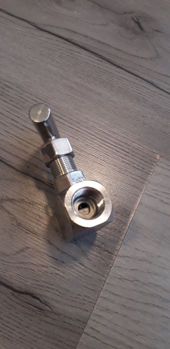 Иглен кран неръждаем