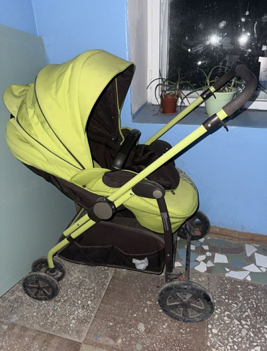 Продам десятку коляску