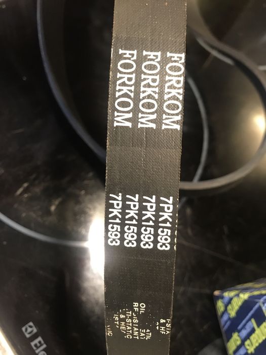 Обтягаща ролка и ремък Тойота