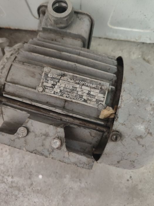 Vând motoare electrice diferite puteri