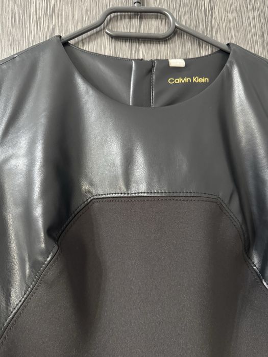 Рокля с къс ръкав Calvin Klein