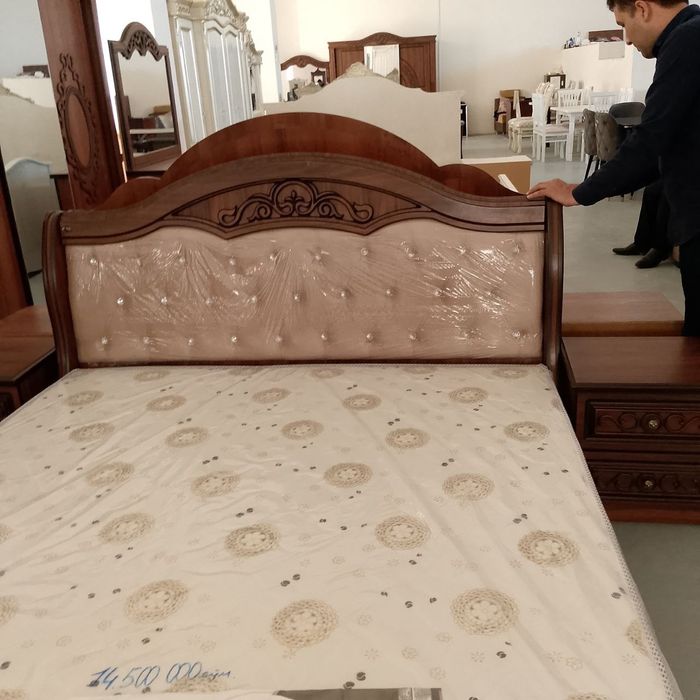 Спальный гарнитур