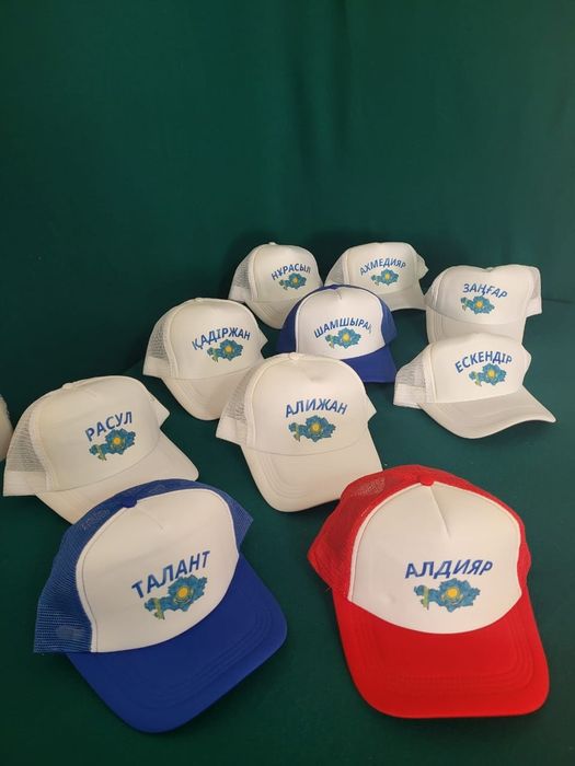 Надпись на одежде.  Плоттерная резка. Термонаклейка.