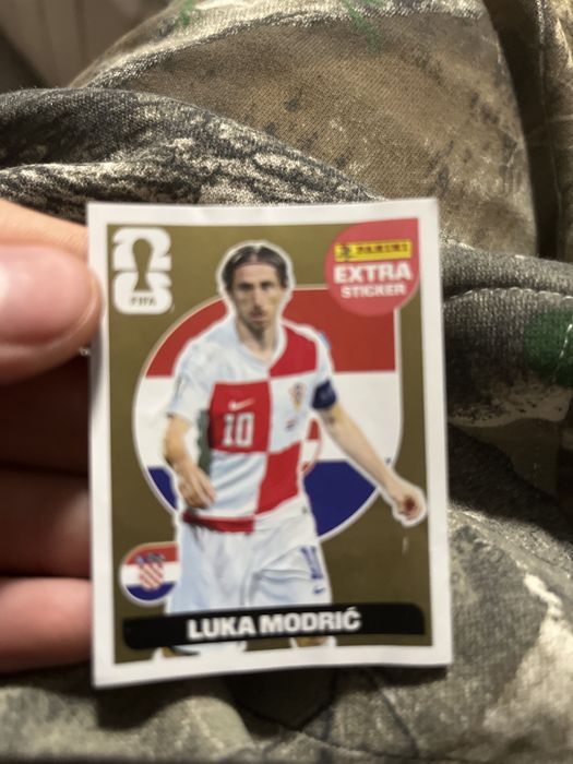 Luka modric panini sticker gold