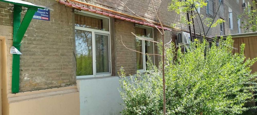 2-х комнатная квартира, в Миробадском районе, на первом этаже.