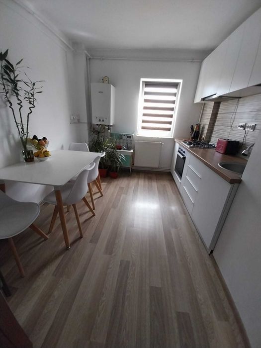 Apartament cu 4 camere